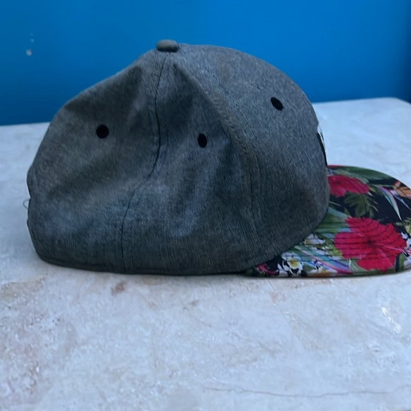 Vans SnapBack hat - Picture 3 of 4